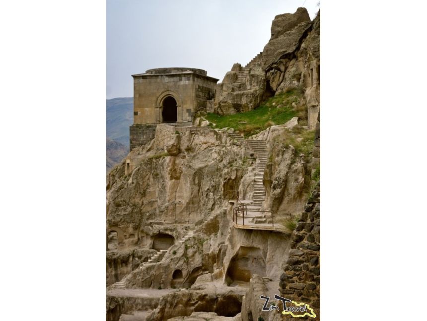 ვარძია, ხერთვისის ციხე, რაბათის ციხე,საფარა,ზარზმა,აბასთუმნის ობსერვატორია მწვანე მონასტერი, ბორჯომის პარკი