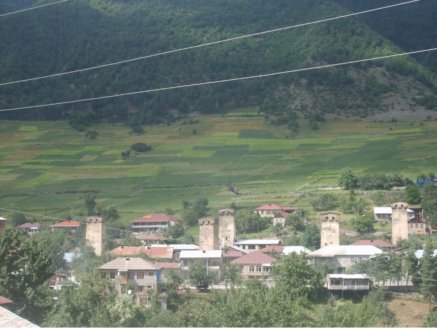 მოგზაურობა საქართველოს ყველა კუთხეში ყველგანმავალი მინივენებით
