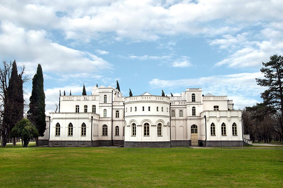 Milky Way ⊙ მუხრან - ბატონების სასახლე /