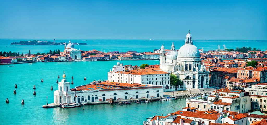 The perfect package for those who want to discover the world