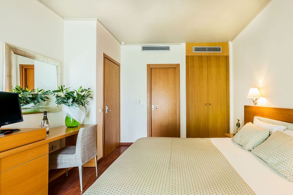 ჰალკიდიკი სულ რაღაც  ევროდან!