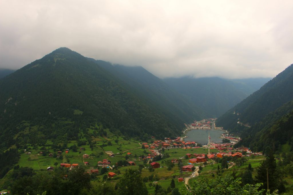 დღიანი ტური თურქეთში უზუნგოლის ტბაზე და ტრაპზონში