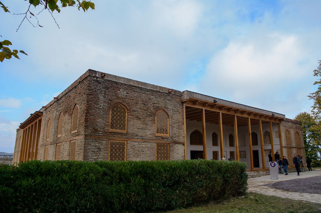 უცნობ-ნაცნობი კახეთის, მზიანი ყვავილ-პიკნიკ-კოცონ ტური ! საქართველოში ერთადერთი სამეფო სასახლე, რუისპირის ძეგლთაცვენა, ახალი და ძველი შუამთა