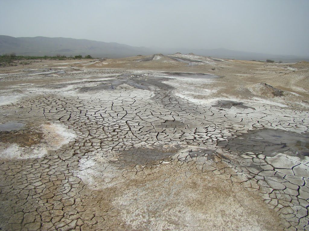 ვაშლოვანი: ტახტი თეფას და ქილა კუპრას ტალახის ვულკანები