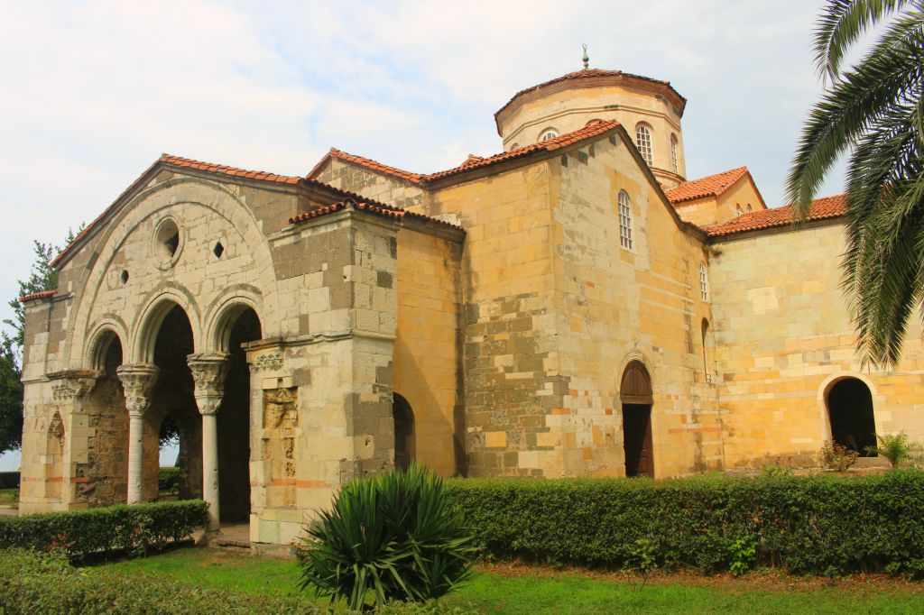 დღიანი ტური თურქეთში უზუნგოლის ტბაზე და ტრაპზონში