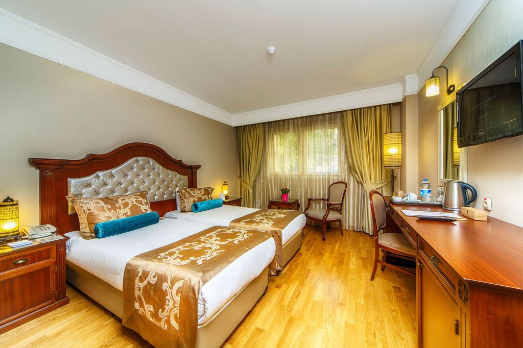 სტამბულის განსხვავებული ტური ტიტების ფესტივალზე!