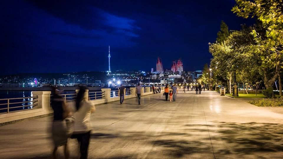 ტური ☛ ბაქოში , ,  აპრილს