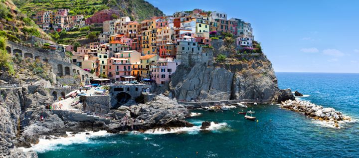 აქცია ITALY - RIMINI ადამიანი ევრო . დაბალბიუჯეტინი ტური