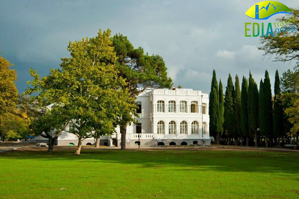 გთავაზობთ ერთ დღიან საგაზაფხულო ტურს „შატო მუხრანი“