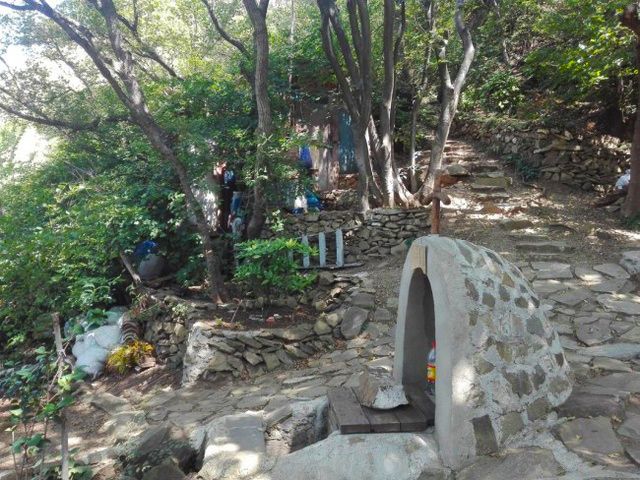 მოირონინე ჯვრის მონასტერი და მიმდებარე უცნობი ადგილები