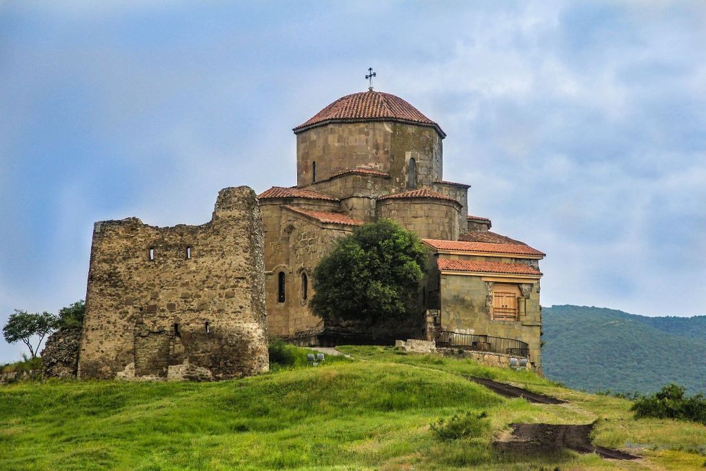 მოირონინე ჯვრის მონასტერი და მიმდებარე უცნობი ადგილები