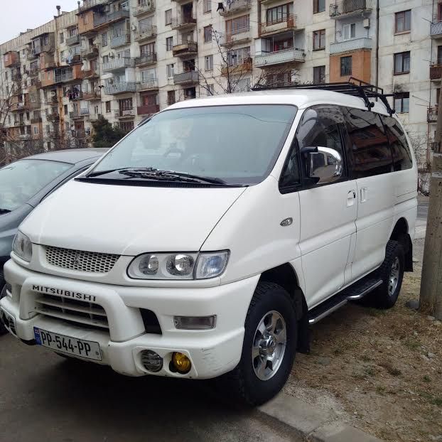 გიდი-მძღოლის მომსახურება