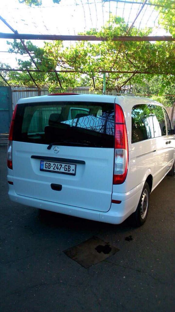 გიდი-მძღოლის მომსახურება