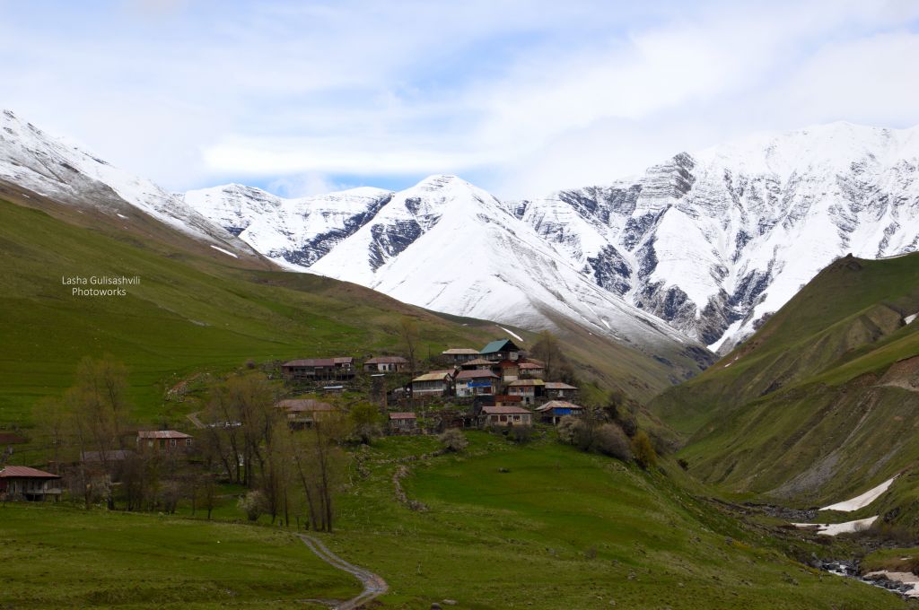 ხადას ხეობა  მაისს (Be TraveleR)