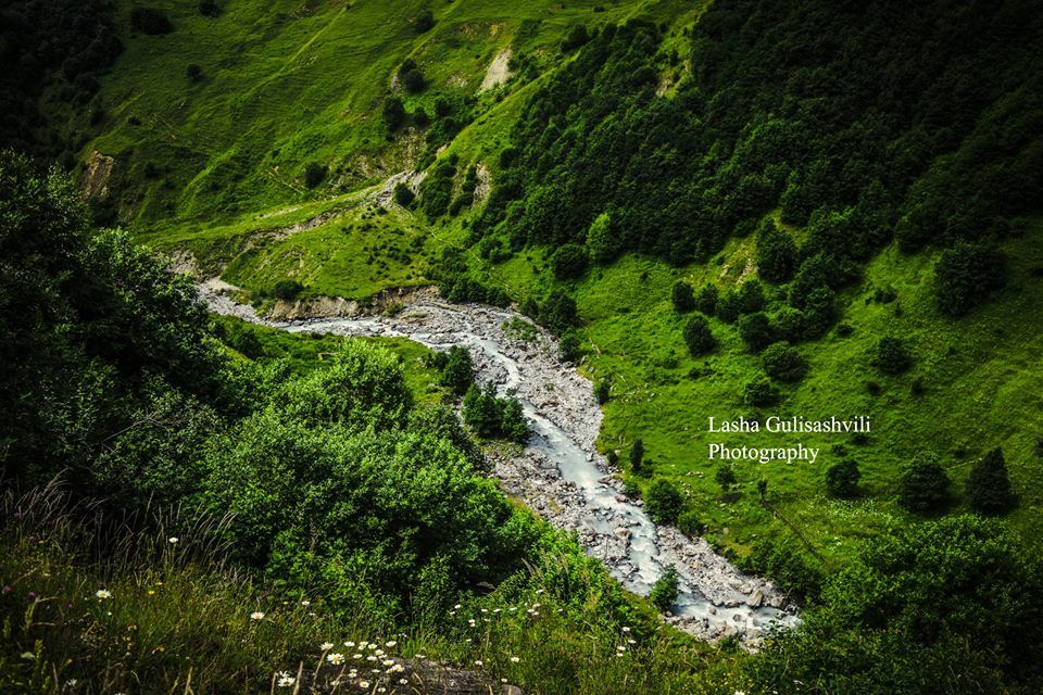 ხადას ხეობა  მაისს (Be TraveleR)