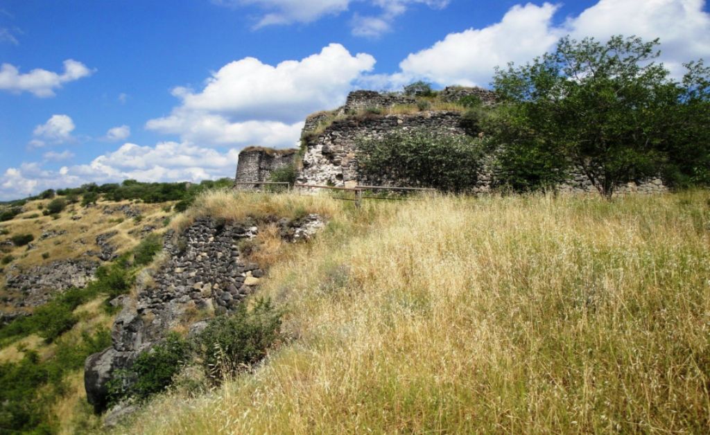 აპრილი ისტორიული სამშვილდე დარჩენილია ადგილი