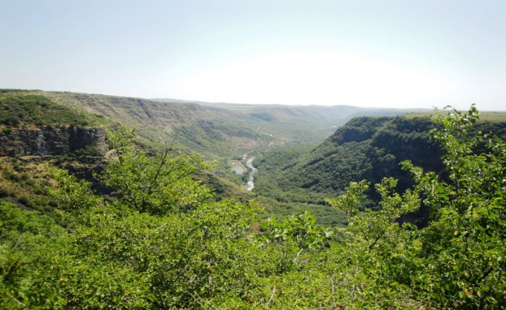 აპრილი ისტორიული სამშვილდე დარჩენილია  ადგილი