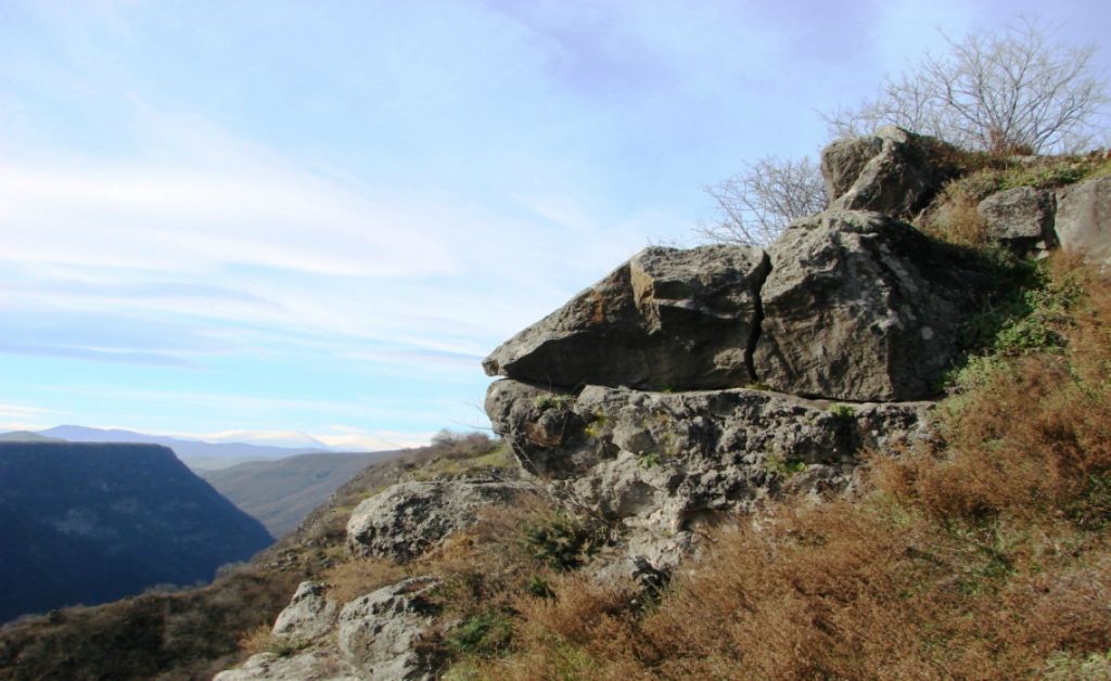 აპრილი ისტორიული სამშვილდე დარჩენილია  ადგილი