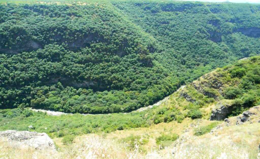 აპრილი ისტორიული სამშვილდე დარჩენილია  ადგილი