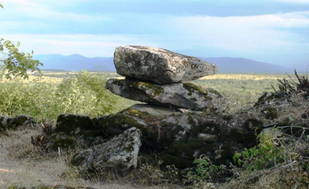 აპრილი ისტორიული სამშვილდე დარჩენილია ადგილი