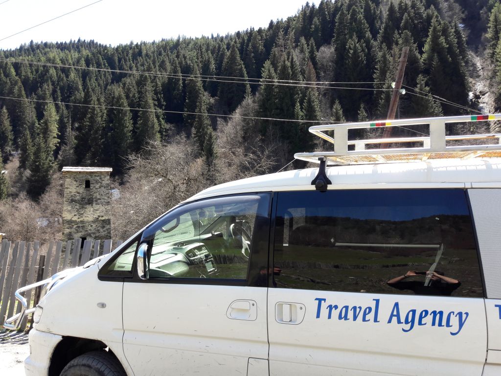 Джип Тури в с Ванети (Местия-Ушгули) delica X