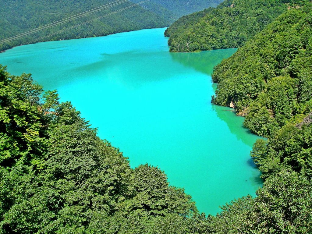 დღიანი ექსკურსიები უფროსკლასელთათვის - შატილი,რაჭა,სვანეთი