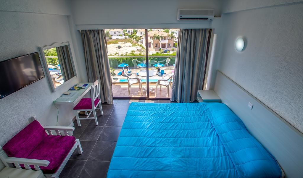 ლარნაკა / კვიპროსი - სრული  დღე დელუქს სასტუმროში - ევროდ!!!