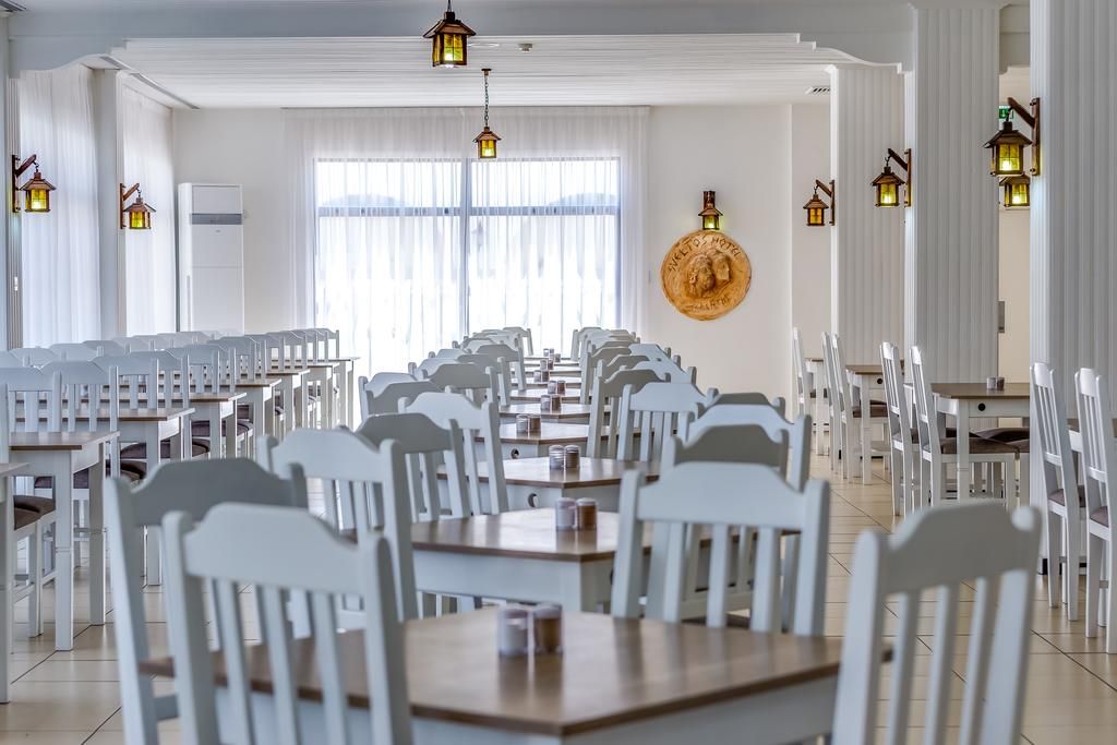 ლარნაკა / კვიპროსი - სრული დღე დელუქს სასტუმროში - ევროდ!!!