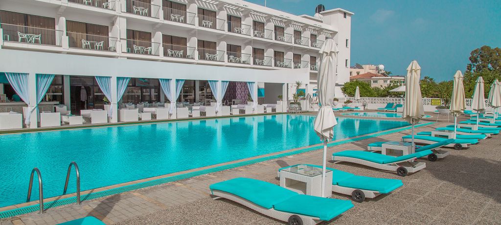 ლარნაკა / კვიპროსი - სრული  დღე დელუქს სასტუმროში - ევროდ!!!