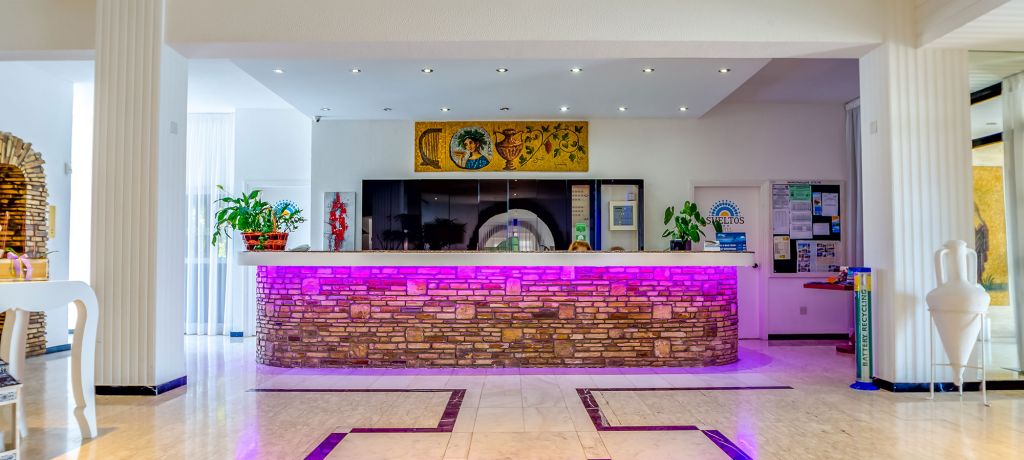 ლარნაკა / კვიპროსი - სრული  დღე დელუქს სასტუმროში - ევროდ!!!