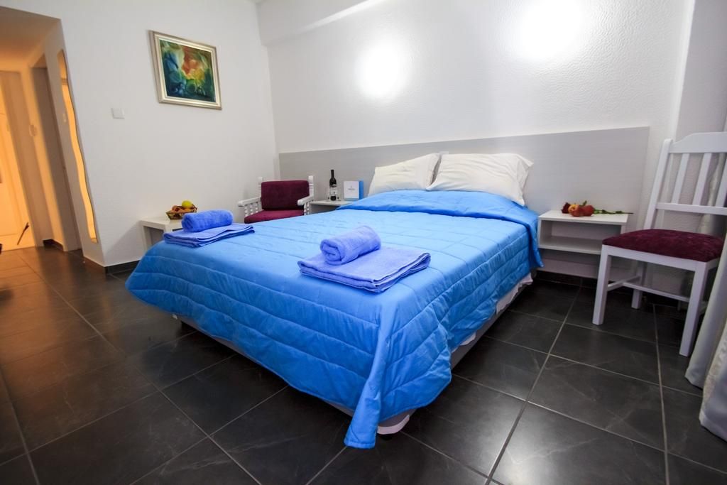 ლარნაკა / კვიპროსი - სრული დღე დელუქს სასტუმროში - ევროდ!!!