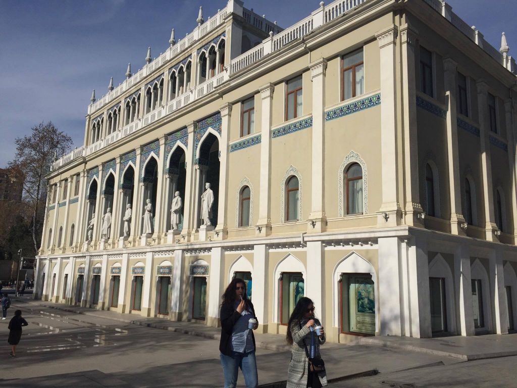 ყვავილების ფესტივალი * იან სასტუმროში