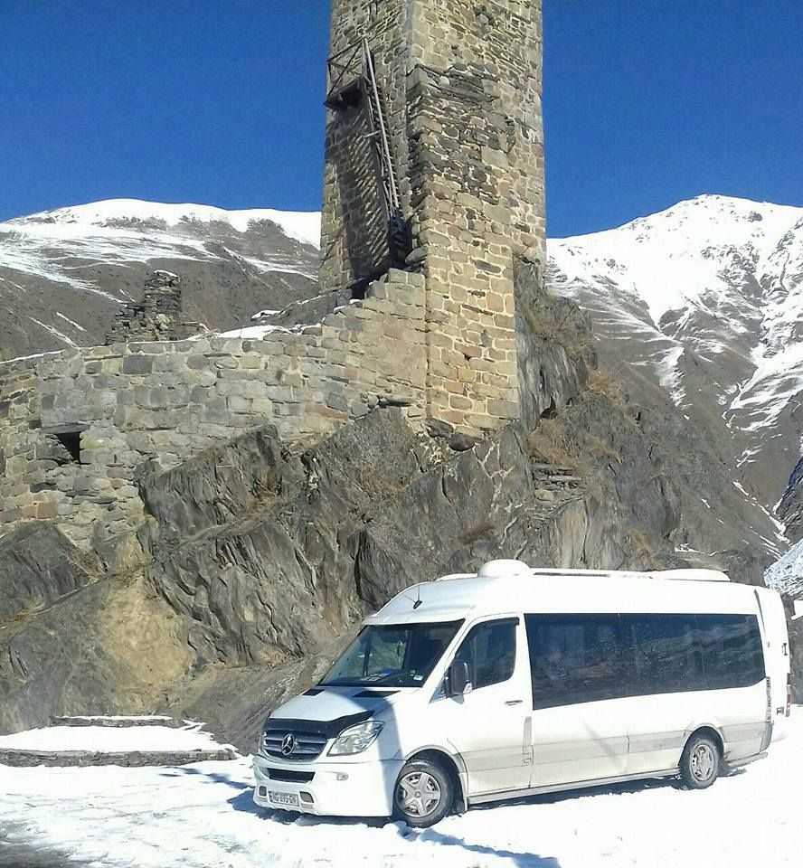 დღიანი ტური გერგეთზე.ყაზბეგი მაისს --