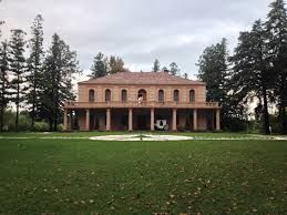 მარტვილის კანიონი, მარტვილის მონასტერი (ჭყონდიდის) დადიანების საგვარეულო სასახლე