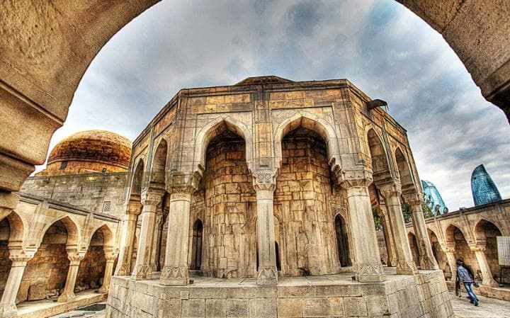 Tour of Tbilisi - Baku  (Click on the logo)