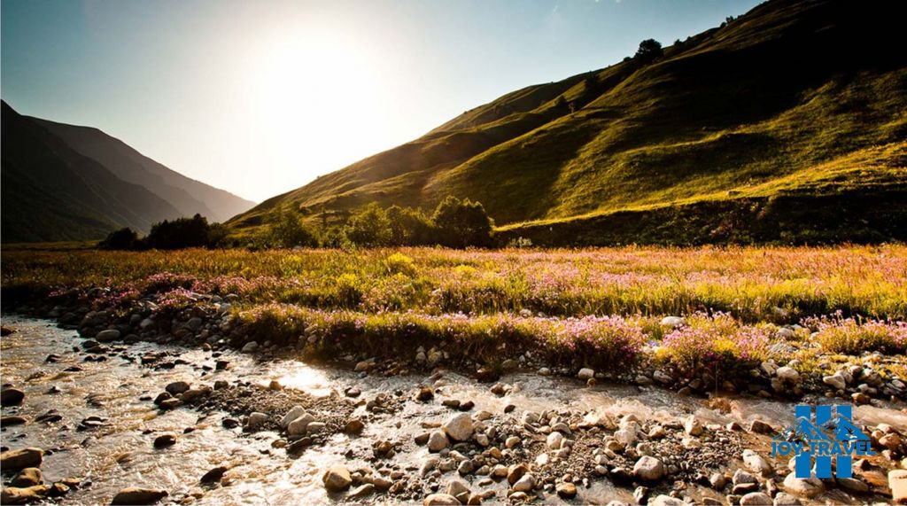 სამდღიანი-ტური სვანეთში , , მაისი