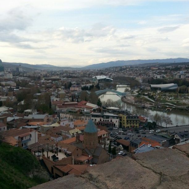 თბილისის ღირსშესანიშნაობები: სამება, ძველი თბილისი, აბანოთუბანი, ნარიყალა, მთაწმინდის პარკი, მთაწმინდის პანთეონი...