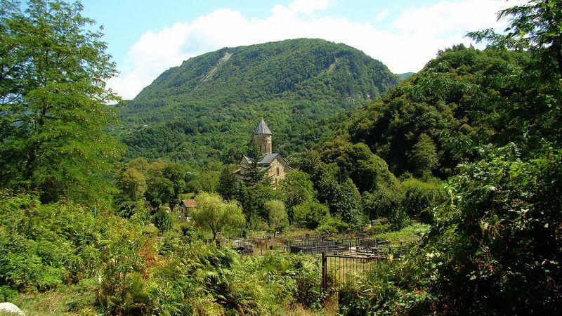 დღიანი ტური ულამაზეს რაჭაში