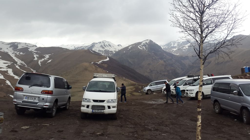 დღიანი ჯიპ ტური ყაზბეგში