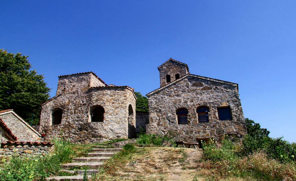 მაისს  დღიანი ტური გურგენიანის ჩანჩქერზე