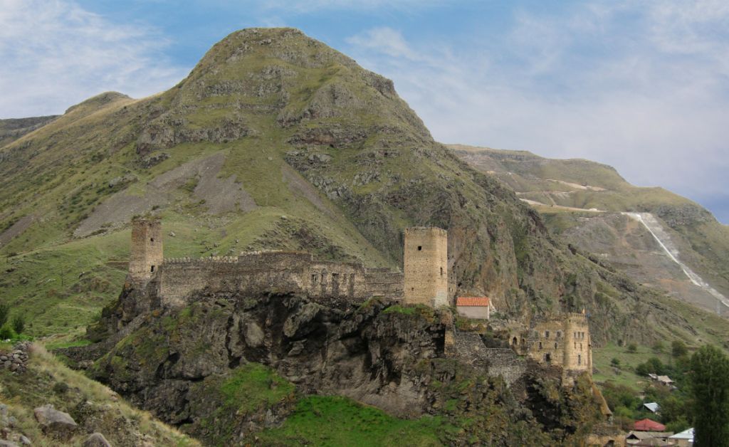 მაისს თმოგვის ციხე