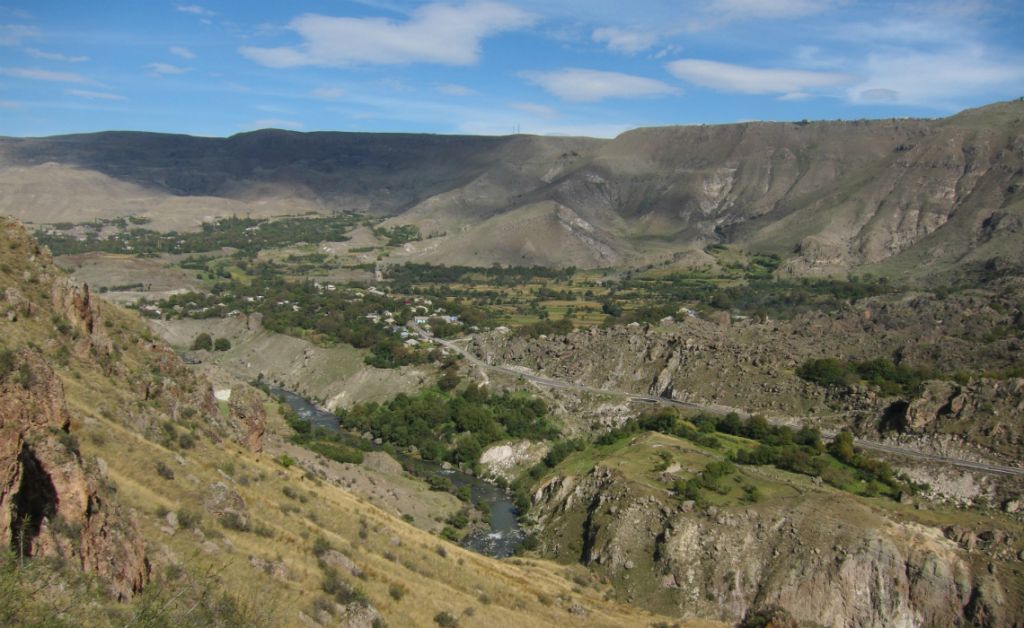 მაისს თმოგვის ციხე