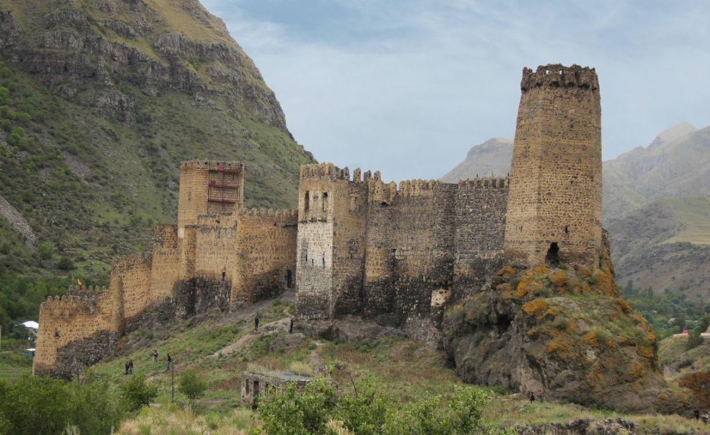 მაისს თმოგვის ციხე