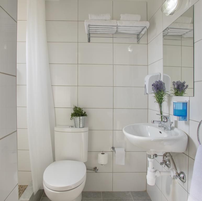 კვიპროსი ლარნაკა ულაზესი ზღვის პირა ქალაქი  ევრო