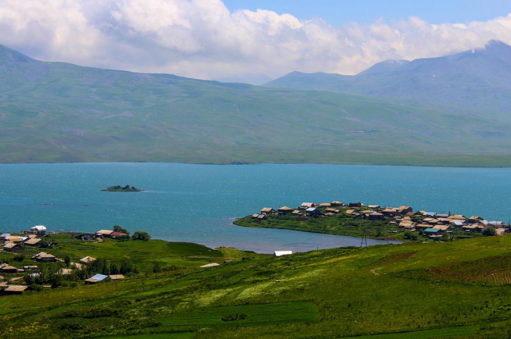 Озеро Табацкури