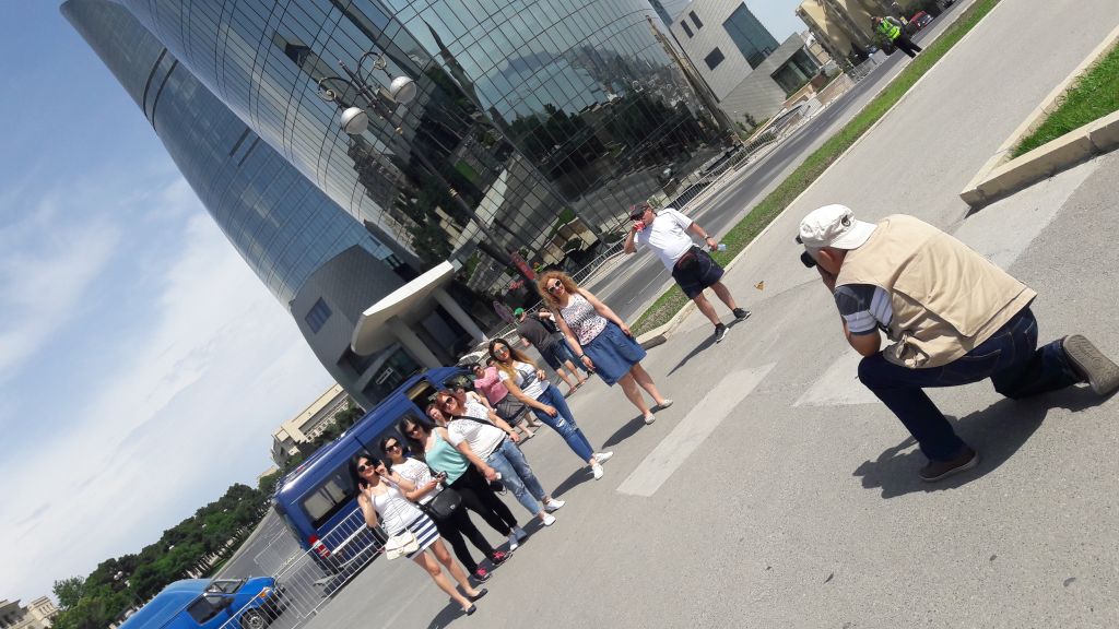 ბაქოს ტური * მომსახურებით -- მაისი!