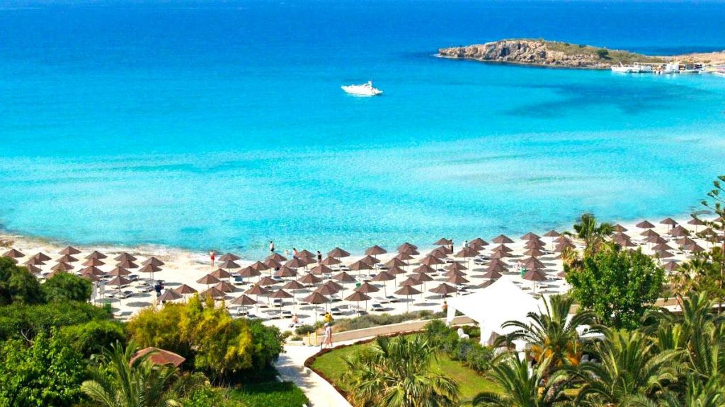 მზიანი ლარნაკა/კვიპროსი-მხოლოდ დან(ავიაბილეთებიანად)!