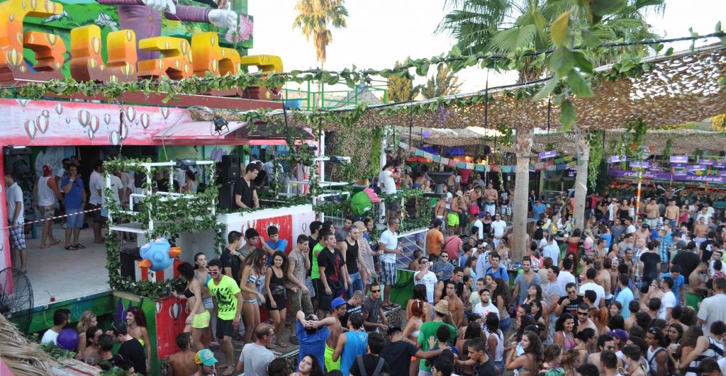 აქცია !!კვიპროსი ლარნაკა ულაზესი ზღვის პირა ქალაქი ევრო