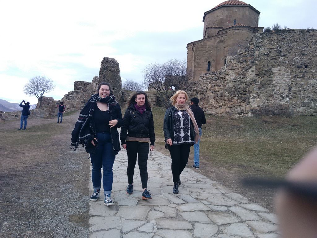 ჯვრის მონასტერი, სვეტიცხოვლის ტაძარი, შიო-მღვიმე, მამა გაბრიელის საფლავი