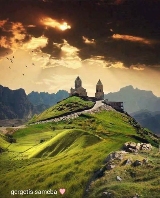 ყაზბეგი-გერგეთის სამება......ანანური.... ტურები საქართველოში